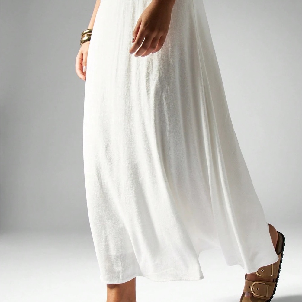 MISSGUIDED Linen V-Neck Empire Waist Dress - Picture 4 of 9